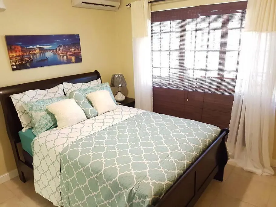 Σπίτι διακοπών Comfortable 3 Bedroom Townhouse Great Location Curepe Τρινιντάντ και Τομπάγκο